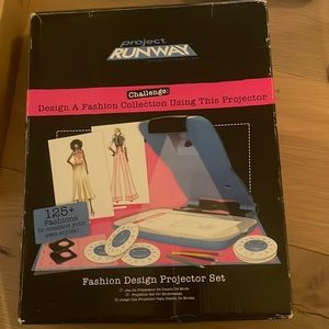 Project Runway Fashion Design Projector Set